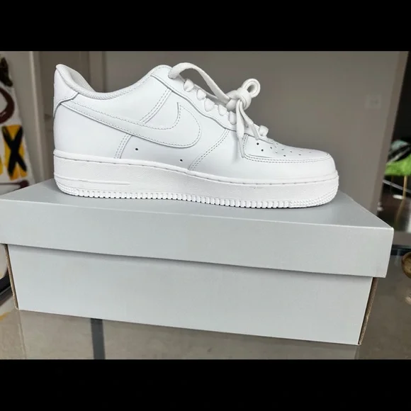 Brand new never been worn NIKE AIR FORCE 1’S MEN SIZE’s 9-10-11